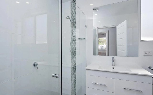 Shoal Bay Road, Del Rae, Unit 18, 25