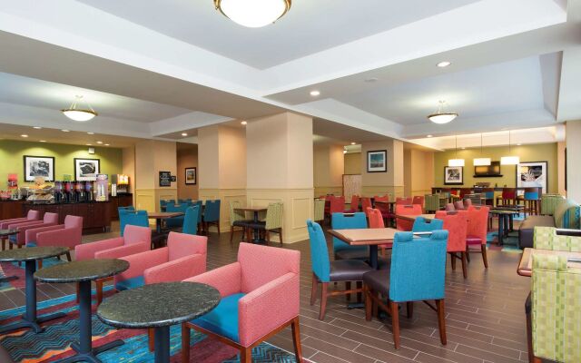 Hampton Inn Indianapolis Downtown Across from Circle Centre