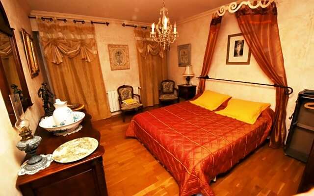 Autrefois la Modiste (Adults Only)