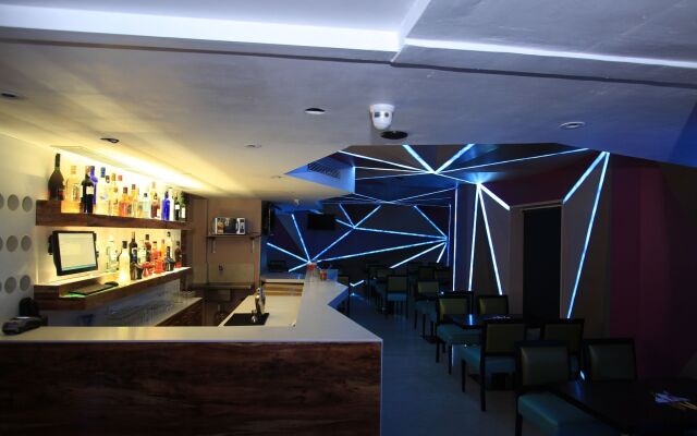 La Woods Hotel