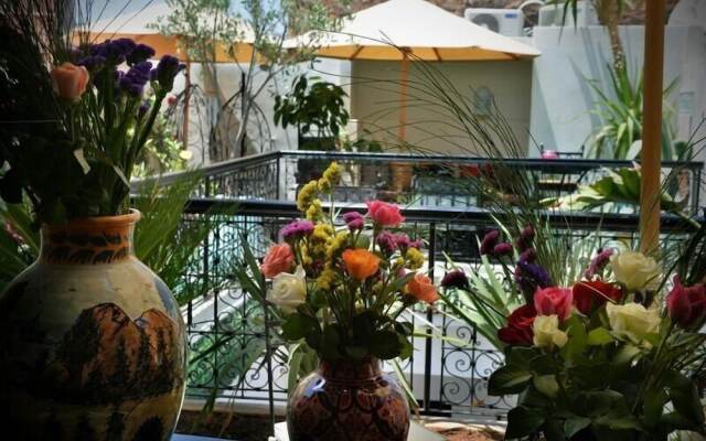 Riad Bleu Topaze