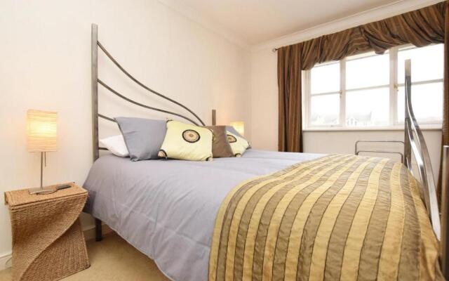 Luxury top floor 2BD Apartment Apsley