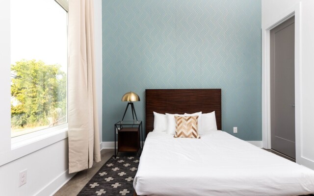 Domio Sylvan Park Stunning 8BR 2 Houses