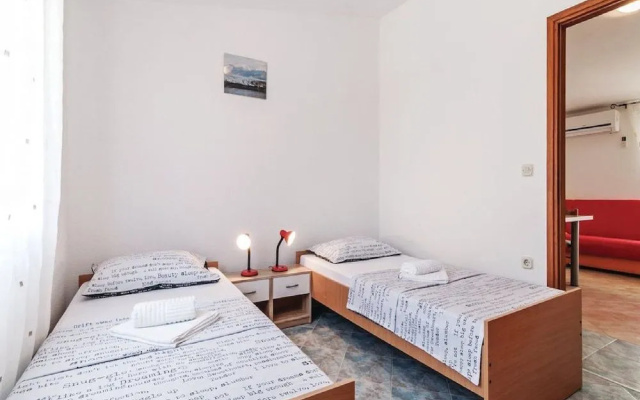 Apartments Hak