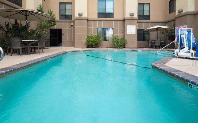 Hampton Inn Visalia