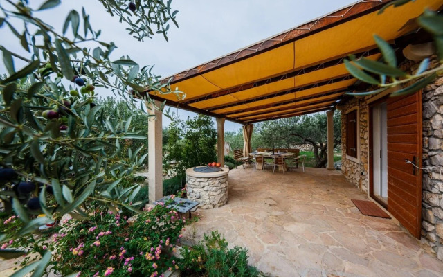 Casa del Sole CFH in Sutivan