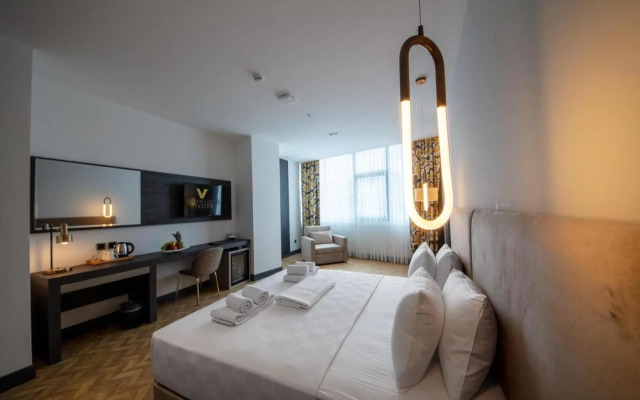 V Center Hotel