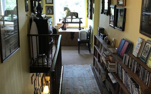 Lower Buckton Country House - Sleeps 12