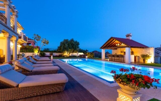 Top Quality Villa Sierra Blanca The Most Disirable Area On The Golden Mile Marbella