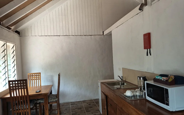 Mahina Lodge