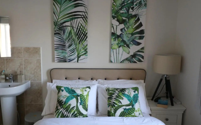 Riverside Rooms