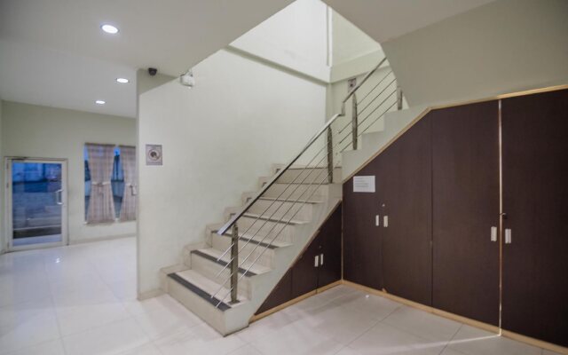 RedDoorz Plus near Simpang Rimbo Jambi