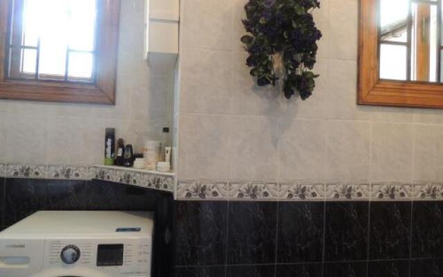 Mano Guest House