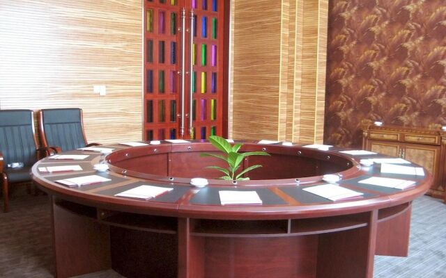 Xishuangbanna Golden Zone Hotel