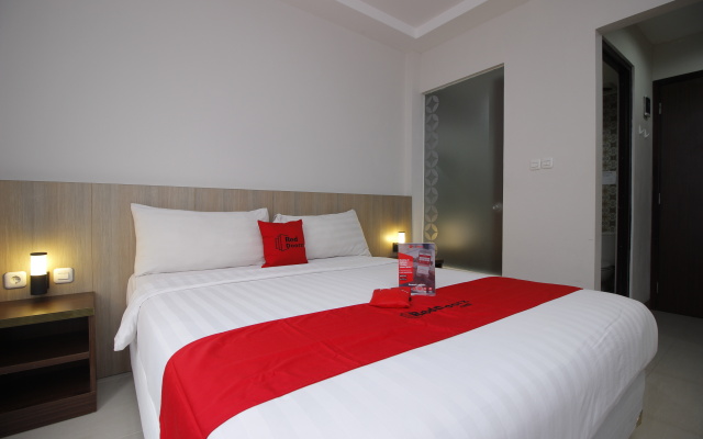 RedDoorz Plus @ TB Simatupang – Guest Rooms – Jakarta