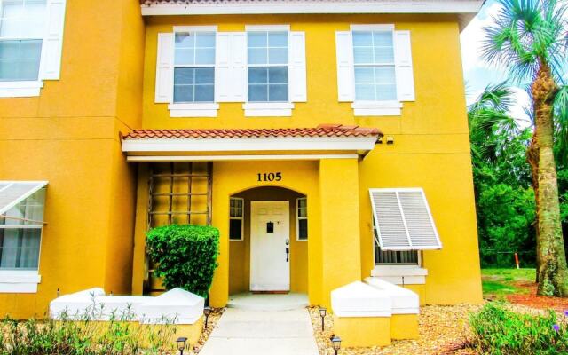 Stylish 3 Bedroom Home Private Balcony Patio