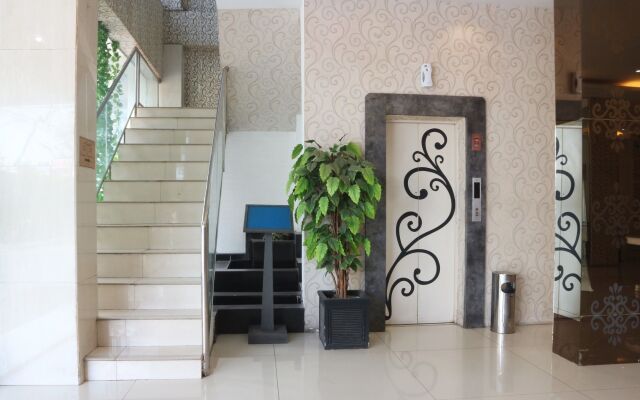 Candi Hotel