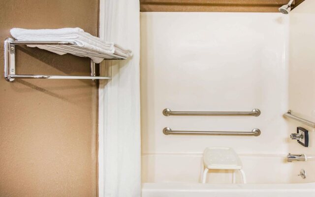 Red Roof Inn & Suites Marysville