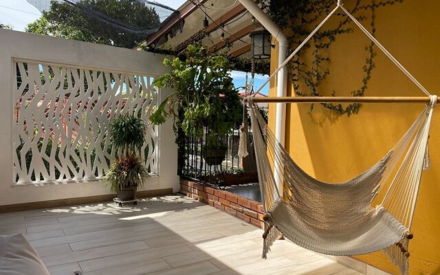 Airport SJO Residence 2 Edward & Familia