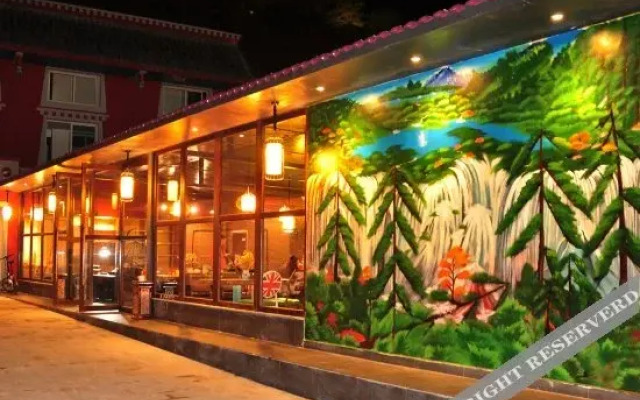 Jiuzhaigou is on the road hotel