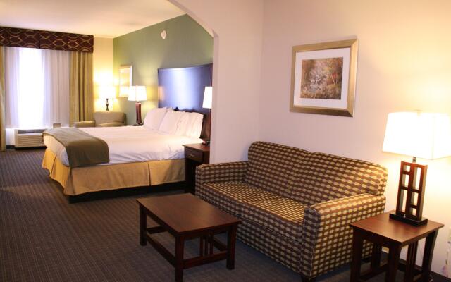 Holiday Inn Express Hotel & Suites Pratt by IHG