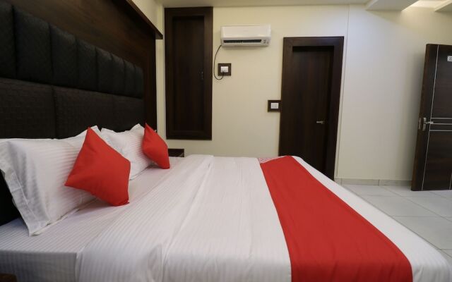 Oyo 37959 Hotel Royal Stay