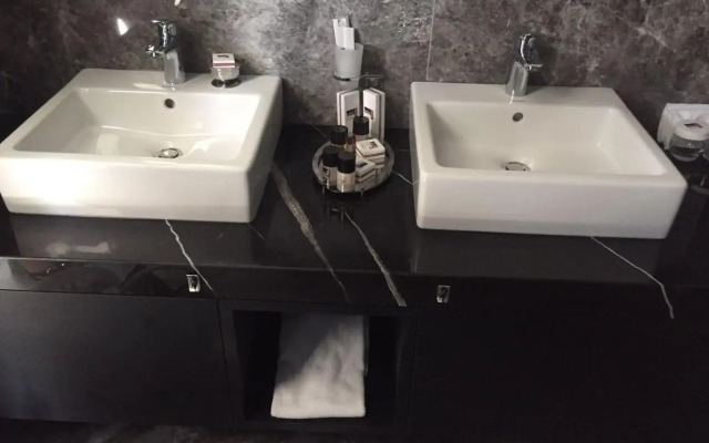 Mia City Hotel