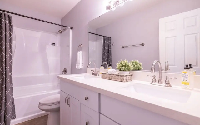 Tempe Vaughn 3 Bedroom Home by RedAwning