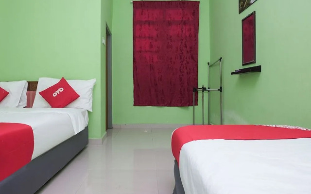 OYO 90018 River Village Hotel