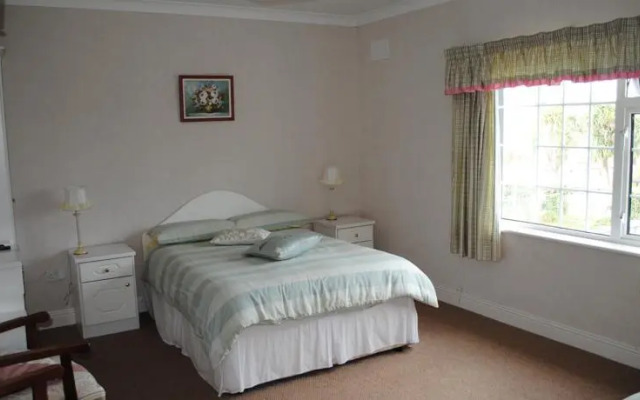 Oldcourt House Bed and Breakfast
