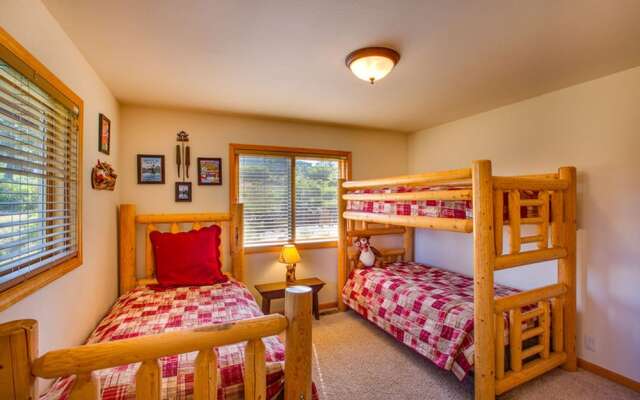 Pinnacle Vista by Tahoe Mountain Properties