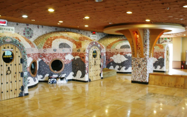 U Castle Hotel