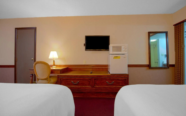 HomeTown Inn by OYO - Liberal, KS