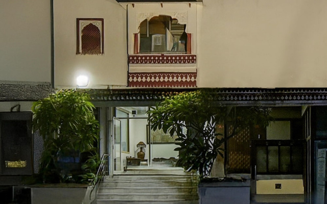 Townhouse Chandpole Metro Station 3