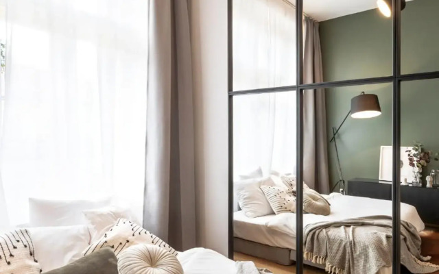 TurnKey Apartment Train Station