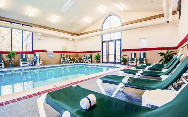 Comfort Suites University