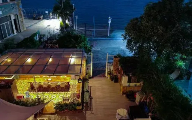 Shenzhen Meishe First-line Seaview Homestay (Jiaochangwei Branch)