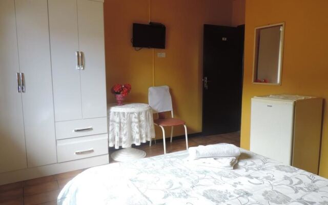 Hotel Cheri Ami