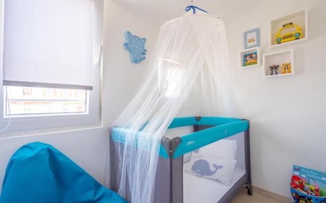 Fran Center Apartments (Square)