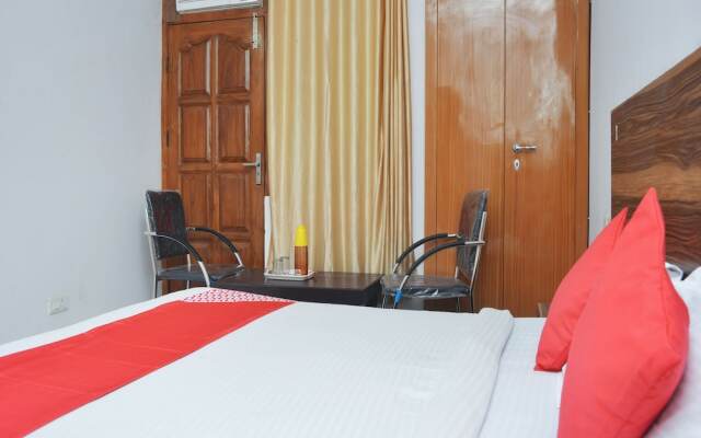 Oyo 23465 Sky Residency