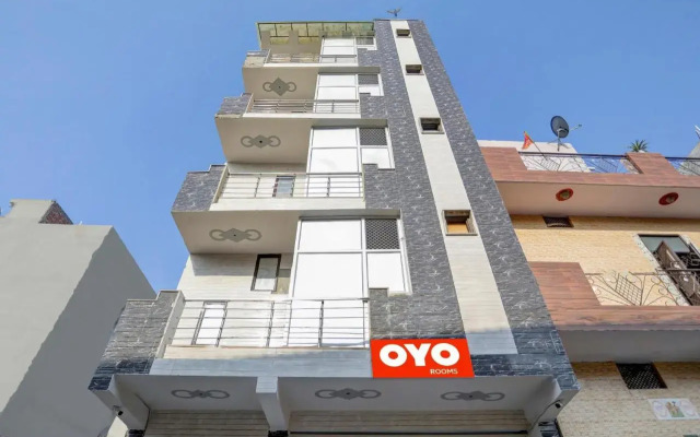 Oyo Flagship 703376 Mk Residency