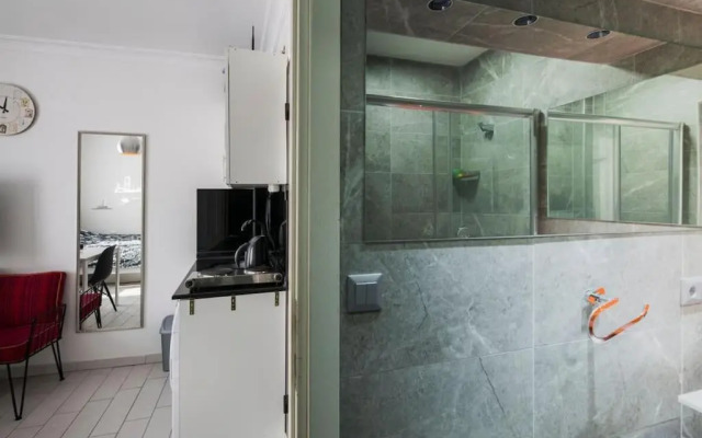 Cute 1 Room w/AC 300 meters to Istiklal Street