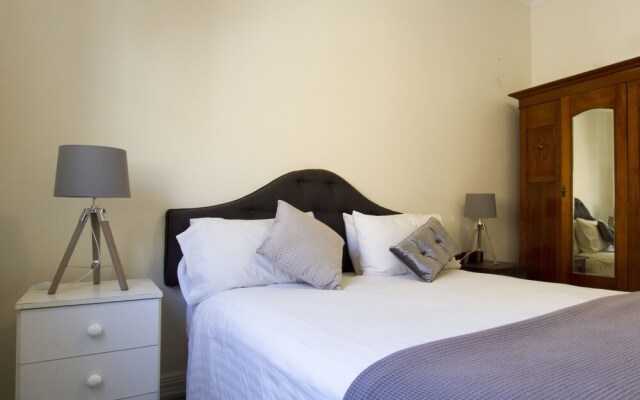 Metropolitan Hotel Orange