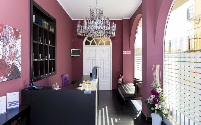 Ascot Hotel