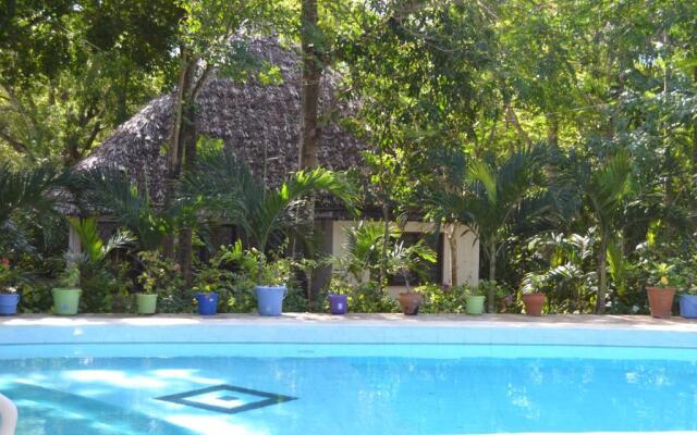 Watamu Beach Cottages B&B