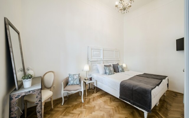 House Beletage-Boutique Hotel