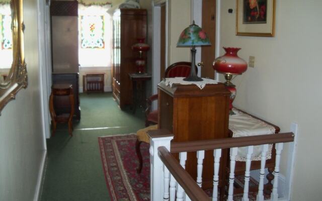 Holly Beach Hotel