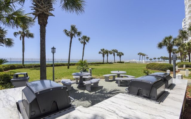 Silver Beach 1702e 3 Bedroom Condo by RedAwning