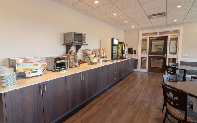 The Kanata by BCMInns Invermere