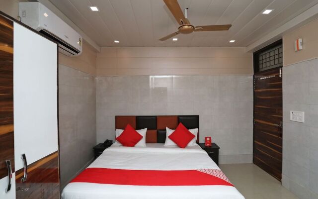 Oyo 36011 Qlark Stay